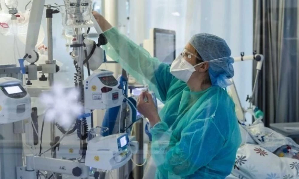 Λαμία: Διασωληνώθηκε με κορονοϊό γνωστός δημοσιογράφος από την Εύβοια